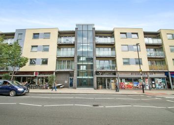 2 Bedrooms Flat to rent in Claremont House, Cambridge Heath Road, Bethnal Green E2
