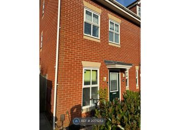 Langley - End terrace house to rent            ...