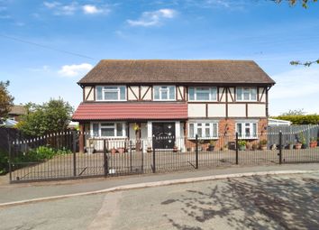 Thumbnail Detached house for sale in Hockley Road, Rayleigh