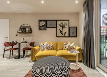 The Empire, Apartment 915