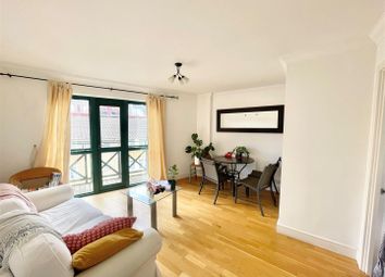 Thumbnail Flat for sale in Medway Street, London