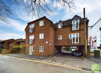 Thumbnail Flat to rent in Norwood Road, Reading, Berkshire