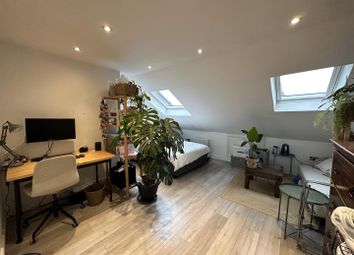 Thumbnail 3 bedroom flat to rent in Askew Road, London