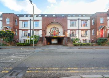 Thumbnail 2 bed flat for sale in Newbury, Berkshire