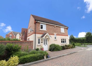 4 Bedrooms Detached house for sale in Starlings Roost, Bracknell RG12