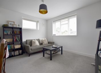 Thumbnail Flat to rent in West Road, Reigate