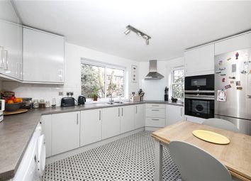 2 Bedrooms Flat for sale in Northiam Street, London E9