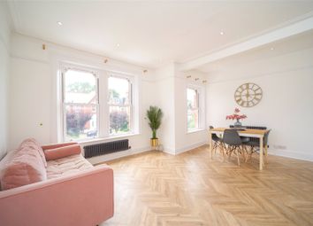Thumbnail Flat to rent in Hopton Road, London