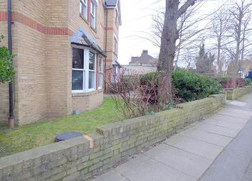 2 Bedrooms Flat to rent in Forest Oak Lodge, Devonshire Road, Forest Hill SE23