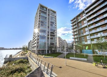1 Bedrooms Flat for sale in Liner House, Schooner Road, Royal Wharf, London E16