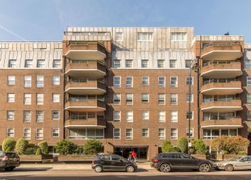 Thumbnail 2 bed flat for sale in Cheyne Walk, Chelsea