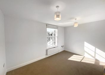 Thumbnail Flat to rent in High Street, Crowthorne