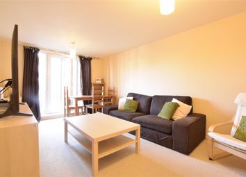 2 Bedrooms Flat to rent in Gleneagle Road, London SW16