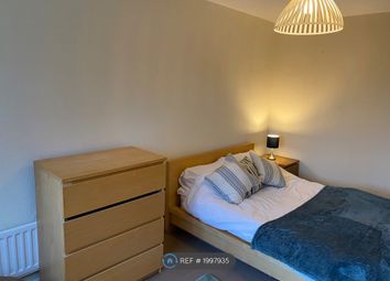 Thumbnail Room to rent in Dunstable Court, London