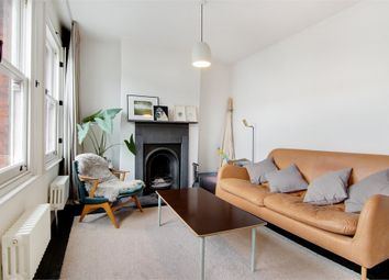 2 Bedrooms Flat for sale in Markhouse Road, Walthamstow, London E17