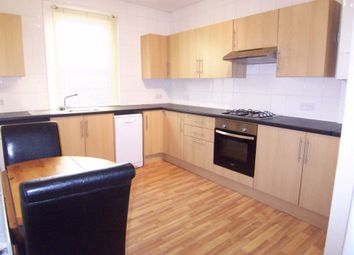 2 Bedrooms Flat to rent in Approach Road, London SW20