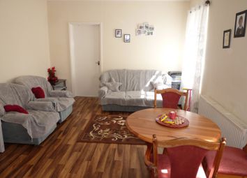 Thumbnail Flat to rent in Old Bedford Road, Luton