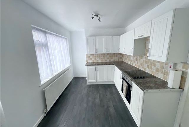 9, Lamb Hill Close, Sheffield photo 3