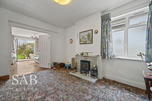 30 Millet Road, Greenford photo 4
