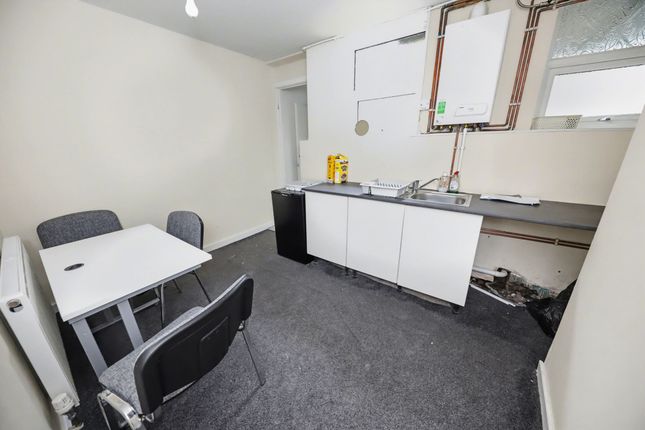 105 Dunraven Street, Tonypandy photo 4