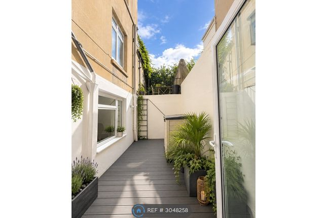 A Lansdowne Place, Hove photo 3