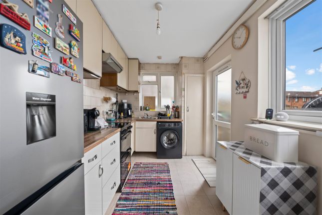 8, Hambledon Gardens, London photo 4