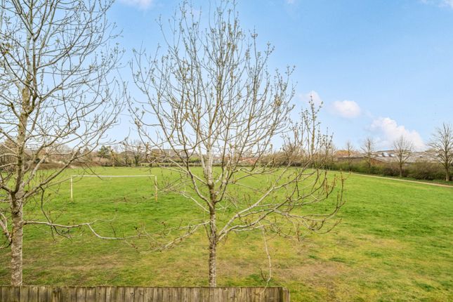 34, Squirrel Chase, Witham St. Hughs photo 4
