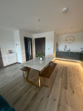 Flat 17, Reeve Street, Feltham photo 2