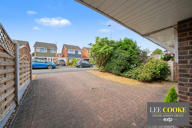 3, Azalea Close, Wolverhampton photo 4