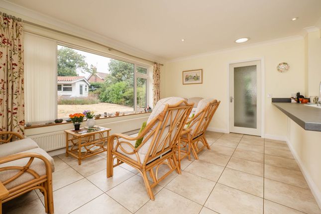 2, School Lane, Cromer photo 4