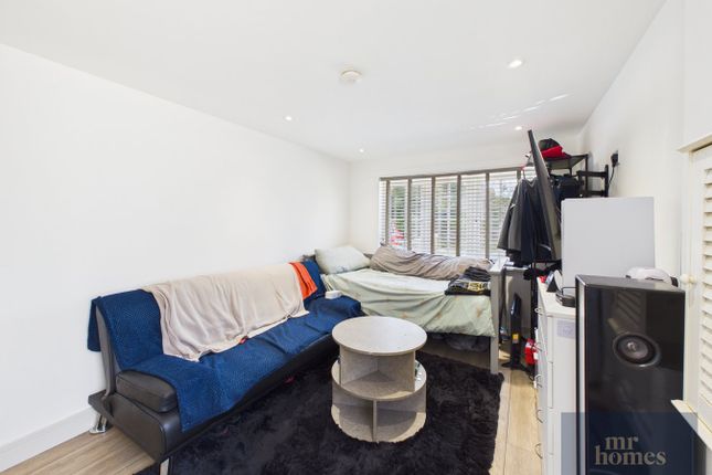 9, Woodlands Park Drive, Cardiff photo 3