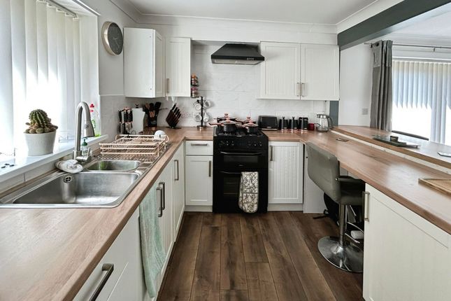 69 St. Helier Drive, Port Talbot photo 2