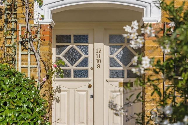 1-bed flat on 11, North Worple Way, London, £475,000