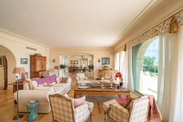 Villa for sale in Châteauneuf-Grasse, 06740, France