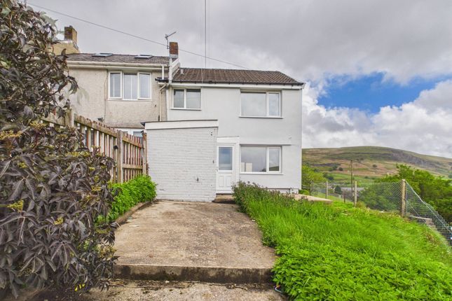 4 Bryncelyn Estate, Abertillery photo 4