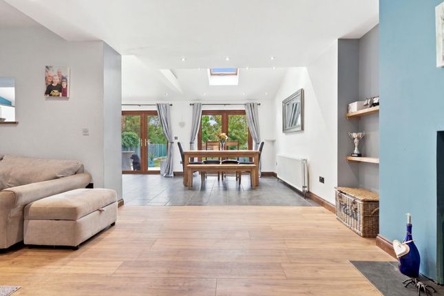 42, Mannering Gardens, Westcliff-on-sea photo 4