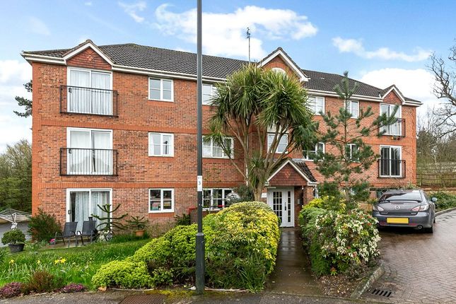 Flat for sale in Dakin Close, Maidenbower, Crawley, West Sussex