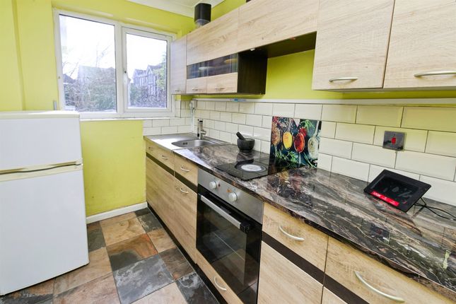 45, Sedgefield Road, Burton-On-Trent photo 3