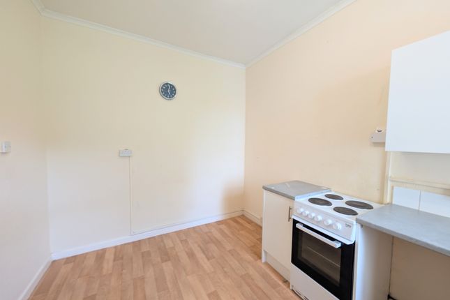 Flat 1, ANDOVER photo 4