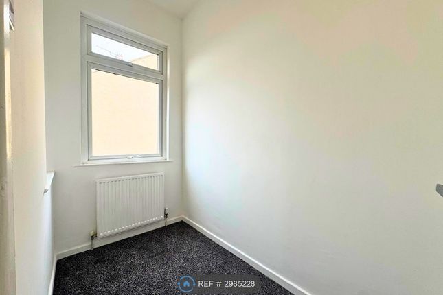Rhodes Terrace, Barnsley photo 4