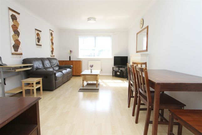 18, Arklay Close, Hillingdon photo 4