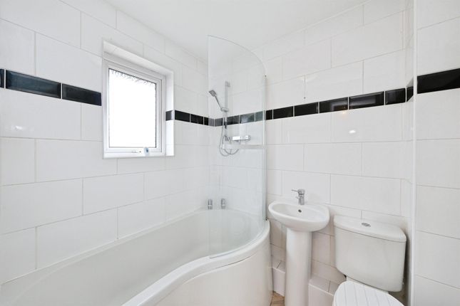 8, Thicket Drive, Rotherham photo 4