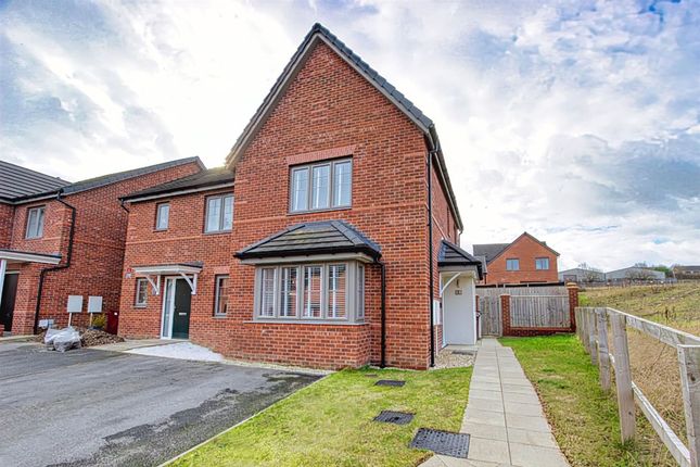 3-bed house on 21 Henderson Close, Chesterfield, £230,000
