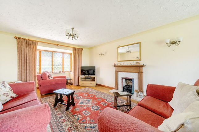 2 Deep Spinney, Bedford photo 2