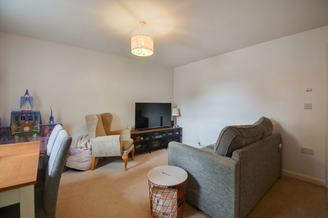 Thumbnail Flat for sale in Oliver Close, Kempston, Bedford