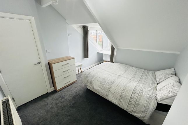 12, Royal Park Road, Leeds photo 5