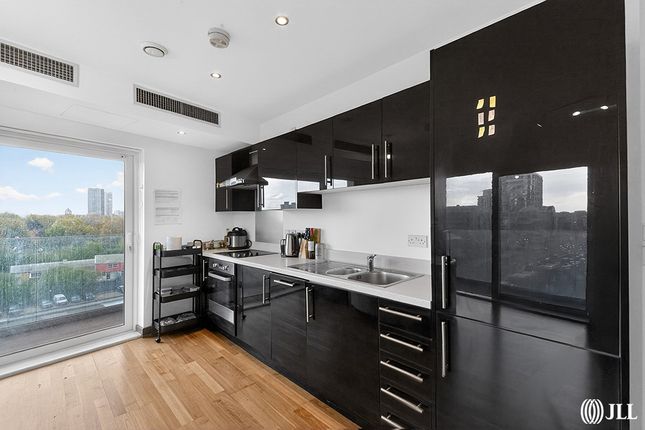 30, River Heights, 90, High Street, London photo 3