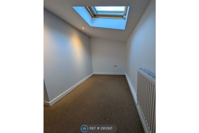 Flat, Orton Road, Leicester photo 5