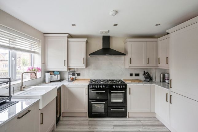 2, Baker Close, Mexborough photo 4