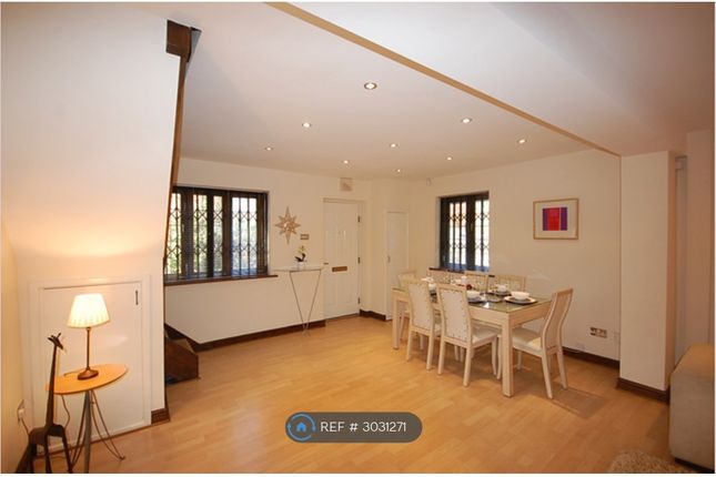 A Half Edge Lane, Monton, Manchester photo 4